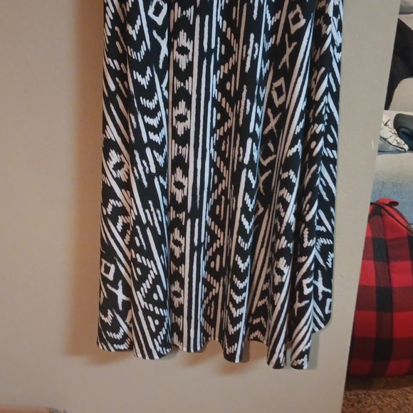 Lularole Skirt Size XSmall - Picture 5 of 5